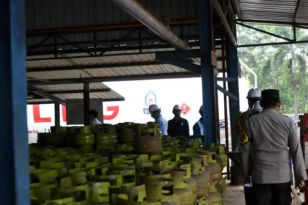 Hiswana Migas Imbau Masyarakat Bondowoso Tak Panic Buying, Stok Elpiji Dijamin Aman untuk Lebaran Foto BeritaJatim.com