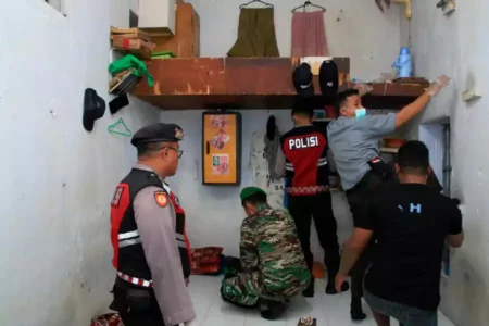 Lapas Banyuwangi Libatkan TNI, Polri dan BNN Geledah Kamar Hunian Warga Binaan Foto BeritaJatim.com