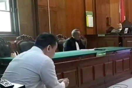 Terbukti Langgar UU Perlindungan Anak, Ivan Sugiamto Divonis 9 Bulan Penjara Foto BeritaJatim.com