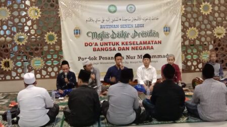 FK3I Gelar Majelis Dzikir Presiden, Gus Maftuch: Doa Keselamatan Bangsa dan Negara Foto BeritaJatim.com