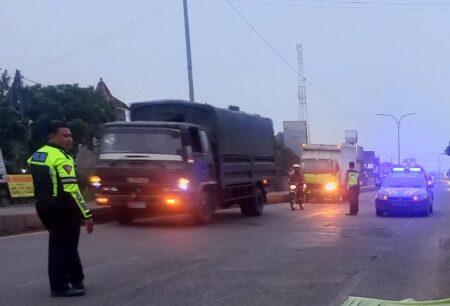 Kecelakaan Maut di Pagi Buta, Pemotor Tewas Tertabrak Truk di Mojoagung Jombang Foto BeritaJatim.com