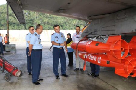 Uji Coba Pengembangan Bom BNT-250 dengan F-16 di Lanud Iswahjudi, Ini Hasilnya Foto BeritaJatim.com