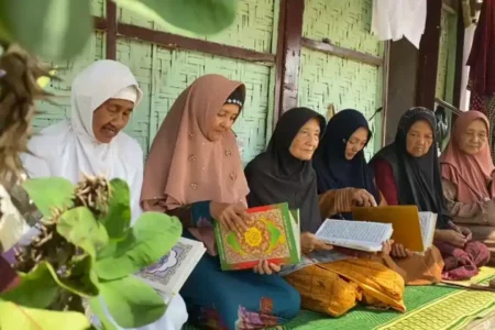 Menjemput Surga di Usia Senja di Pondok Ramadhan Lansia Bendelonje Blitar Foto BeritaJatim.com