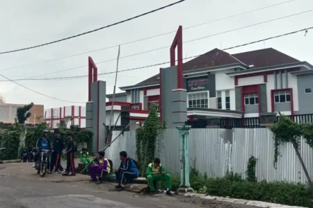Efisiensi Anggaran, Tender Pembangunan 2 Sekolah di Blitar Tertunda Foto BeritaJatim.com