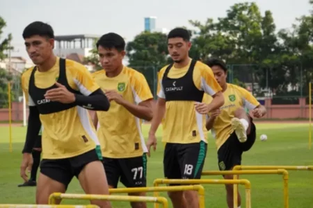 Paul Munster Siapkan Program Latihan Khusus untuk Persebaya Saat Libur Lebaran Foto BeritaJatim.com