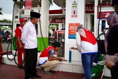 Pertamina Patra Niaga dan Pemkab Banyuwangi Pastikan Kualitas BBM Sesuai Standar Foto BeritaJatim.com