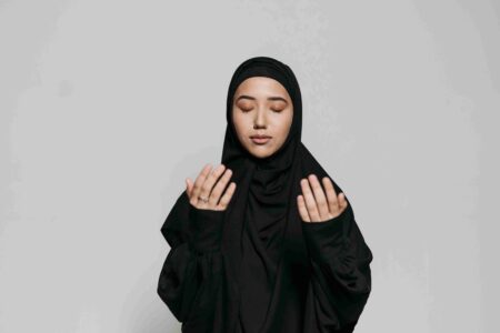 Lengkap! Niat Zakat Fitrah dan Doa yang Dianjurkan Saat Membayarnya Foto BeritaJatim.com