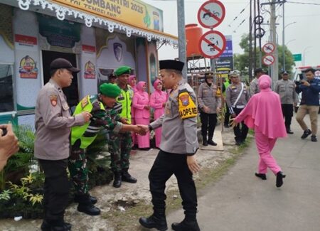 Kapolres Jombang Pastikan Kesiapan Pospam dan Posyan Jelang Mudik Lebaran 2025 Foto BeritaJatim.com