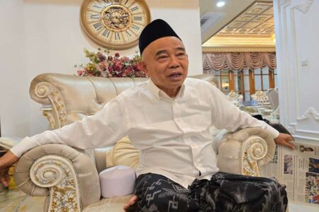 Ketum Pergunu KH Asep: Hukumnya Haram, Jangan Pakai Pinjol untuk Penuhi Kebutuhan Lebaran Foto BeritaJatim.com