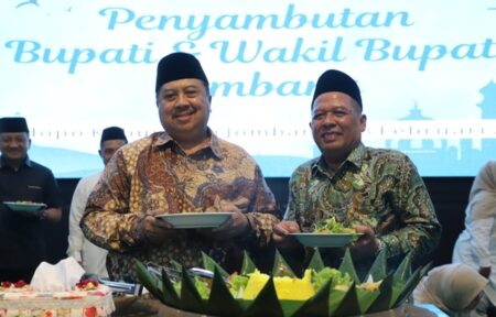 Penyambutan Bupati dan Wakil Bupati Jombang Sepulang dari Retreat Pembekalan Foto BeritaJatim.com