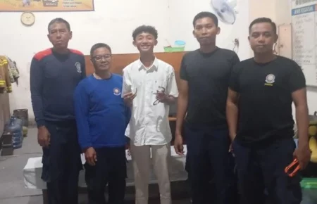 Remaja Lamongan Iseng Main Borgol, Eh Ternyata Tak Bisa Dilepas Foto BeritaJatim.com