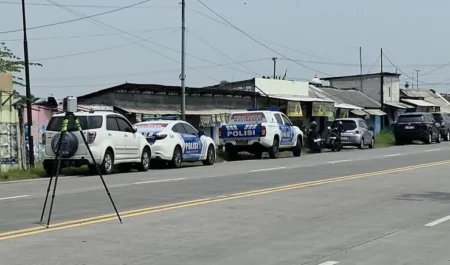 Polda Jatim Terjunkan Tim TAA Olah TKP Laka di Pantura Gresik Foto BeritaJatim.com