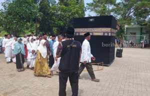 Ratusan Calon Jemaah Haji Sampang Siap Berangkat, Mutasi Masuk dan Keluar Warnai Persiapan Foto BeritaJatim.com