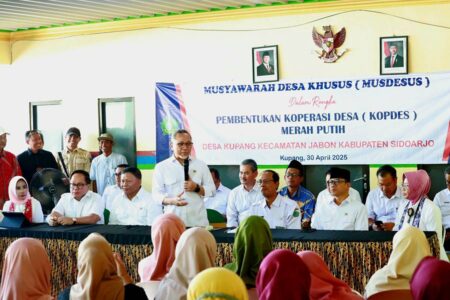 Wabup Sidoarjo Dampingi Menko Pangan Zulkifli Hasan Meninjau Musdesus dan Kunker ke Koperasi Merah Putih Foto BeritaJatim.com