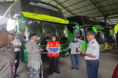 Lonjakan Arus Balik Diprediksi Terjadi Akhir Pekan Ini di Terminal Pandaan Pasuruan Foto BeritaJatim.com