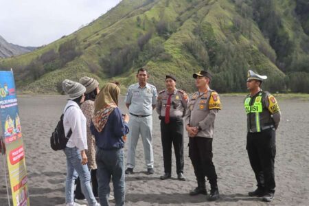Libur Lebaran, Pengunjung Wisata Gunung Bromo Probolinggo Capai 5.700 Orang Foto BeritaJatim.com