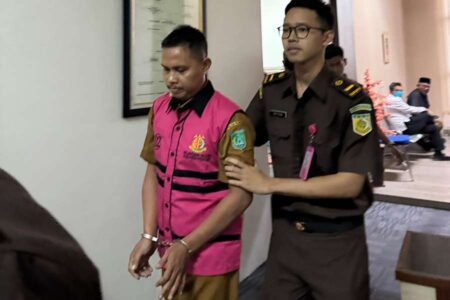 Operator Dapodik Disdikbud Kabupaten Pasuruan Diberhentikan Sementara Foto BeritaJatim.com
