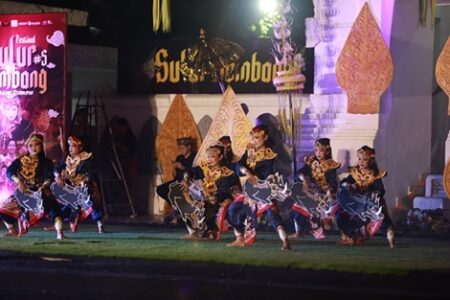 197 Grup Tampil di Festival Sulur Kembang Banyuwangi, Wakil Bupati: Ini Investasi Budaya Foto BeritaJatim.com