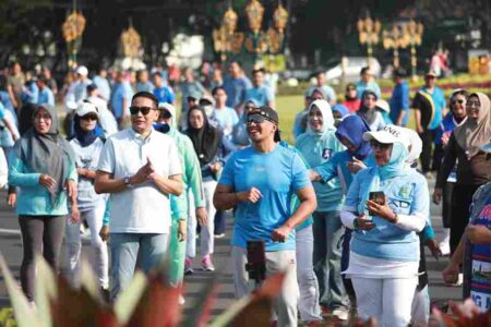 Ada STMJ di Balai Kota Malang, Wali Kota dan Wakil Wali Kota Ikut Senam Foto BeritaJatim.com