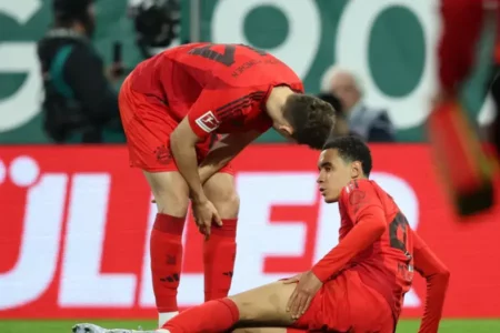 Kemenangan Bayern atas Augsburg Dihantui Cedera Jamal Musiala Jelang Duel Kontra Inter Foto BeritaJatim.com