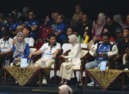 Wali Kota Kediri Dampingi Wagub Jatim Saksikan Proliga Final Four 2025 di GOR Jayabaya Foto BeritaJatim.com