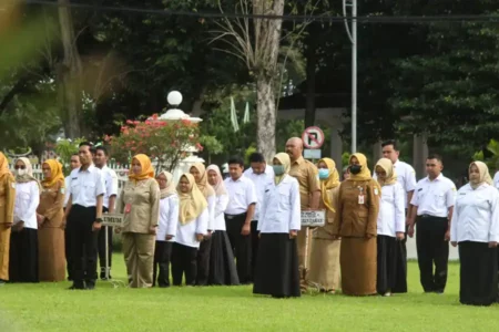 Bolos Kerja Hari Pertama Usai Libur Lebaran, ASN dan Honorer di Lumajang Terancam Sanksi Disiplin Foto BeritaJatim.com