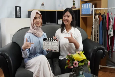 Athirah Rafsya Azzahra Adu Akting dengan Kiki Farrel di Film Inspiratif ‘Hadiah Terindah’ Foto BeritaJatim.com
