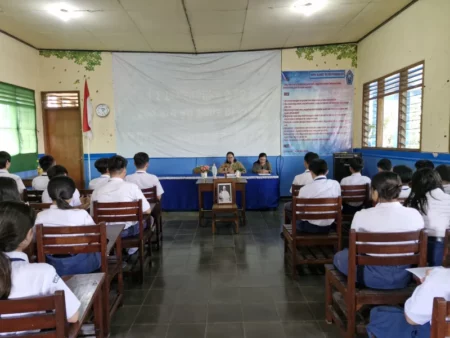 Siswa SMP Katolik Ponorogo Gelar Doa Arwah, Kenang Kesederhanaan Paus Fransiskus Foto BeritaJatim.com