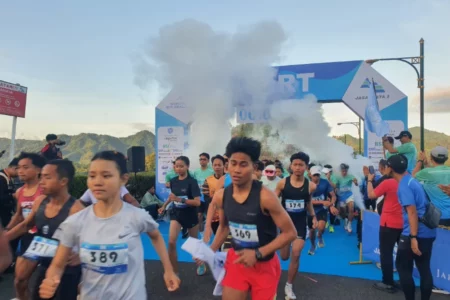 Ribuan Pelari Antusias Ikuti Wonorejo Run Challenge 2025 di Tulungagung, Ada Apa? Foto BeritaJatim.com