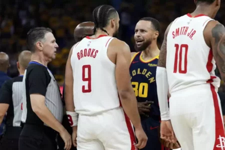 Unggul 3-1 dari Houston Rockets, Warriors Selangkah Lagi ke Semifinal Playoffs Foto BeritaJatim.com