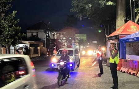 Arus Balik Lebaran 2025 Malam Ini, 22.789 Kendaraan Keluar Tol Malang Foto BeritaJatim.com