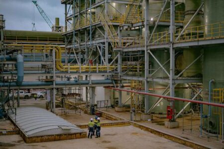 Kilau Nikel dan Emas Dongkrak Kinerja Merdeka Copper Gold di 2024, Pendapatan Melesat 31% Foto BeritaJatim.com