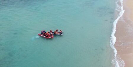 Polres Malang Kerahkan Tim Cari Santri Tenggelam di Pantai Balekambang Foto BeritaJatim.com