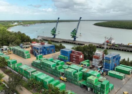 Insiden di Luar Terminal Tak Goyahkan Pelayanan TPK Merauke: Bongkar Muat dan Penumpang Tetap Lancar Foto BeritaJatim.com
