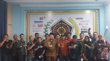 PWI Mojokerto Dapat Kejutan dari Wakil Wali Kota Foto BeritaJatim.com