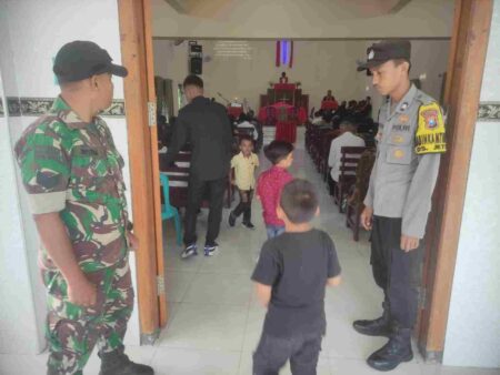Polres Mojokerto Kota Terjunkan 176 Personel Amankan Perayaan Paskah di Gereja Foto BeritaJatim.com