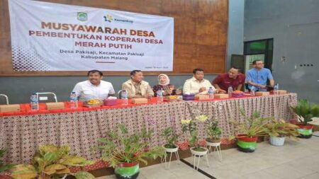 Sesmenkop Hadiri Percepatan Pembentukan Koperasi Merah Putih Desa di Malang Foto BeritaJatim.com