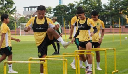 Persebaya Vs Arema, Paul Munster Siapkan Jurus Rahasia! Foto BeritaJatim.com