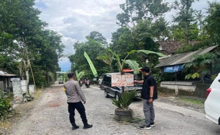 Perbaikan Jalan 60 Meter Ditolak Warga, Respon DPRD Blitar Justru Begini Foto BeritaJatim.com