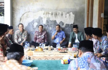 Wabup Pamekasan Ajak Para Kades Wujudkan Pembangunan dari Desa Foto BeritaJatim.com