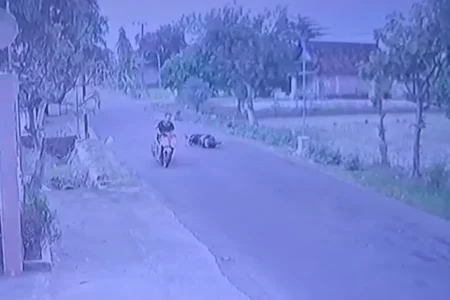 Kaget Payudara dan Alat Vital Dipegang, Gadis di Ngawi Jatuh dari Motor, Terseret 10 Meter Foto BeritaJatim.com