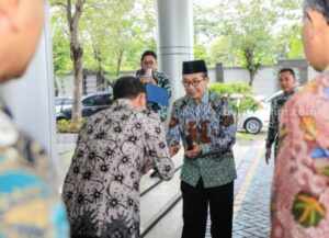 Komitmen Majukan Pendidikan, Bupati Pamekasan Bakal Dekatkan Guru dengan Domisili Foto BeritaJatim.com