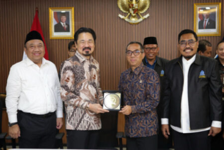 Ada MoU, Lulusan USG Bisa Langsung Kerja di Lion Air Group Foto BeritaJatim.com