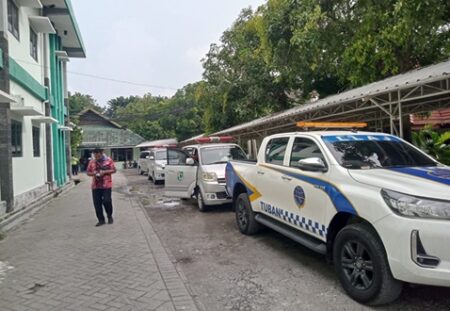 Tragedi Kecelakaan di Gresik, Bupati Tuban Fasilitasi Pemulangan Jenazah Satu Keluarga Foto BeritaJatim.com