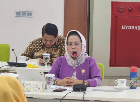 SPMB SMA Negeri Berjalan Lancar, DPRD Jatim: Tak Ada Lagi Antrean Panjang Foto BeritaJatim.com
