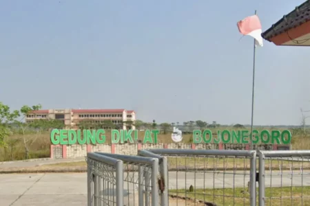 Gedung Pusdiklat Mangkrak di Bojonegoro Diusulkan Jadi Sekolah Rakyat Foto BeritaJatim.com