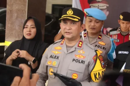 Polres Lumajang Bantah Klaim Suwari Soal Jumlah Calon Tersangka Ladang Ganja di Semeru Foto BeritaJatim.com