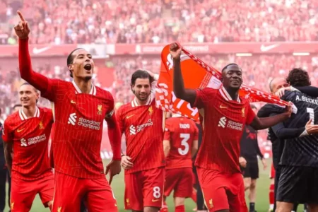 Liverpool Kunci Gelar Premier League ke-20 Usai Hajar Tottenham 5-1 di Anfield Foto BeritaJatim.com