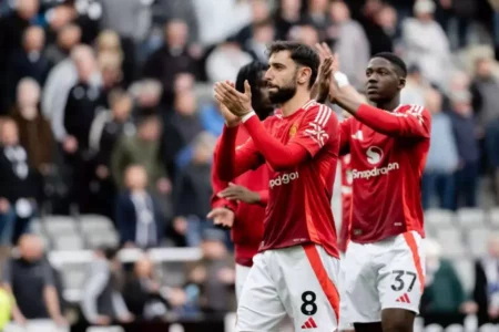 Didepak Sementara, Onana Tak Selamatkan MU dari Kekalahan Telak di Tangan Newcastle Foto BeritaJatim.com