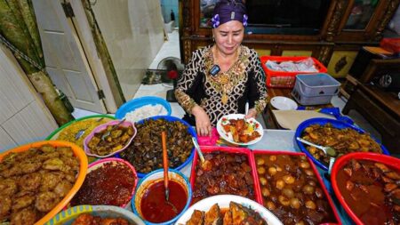 10 Hidden Gem Kuliner di Gang Kecil Surabaya yang Enaknya Bikin Nagih! Foto BeritaJatim.com